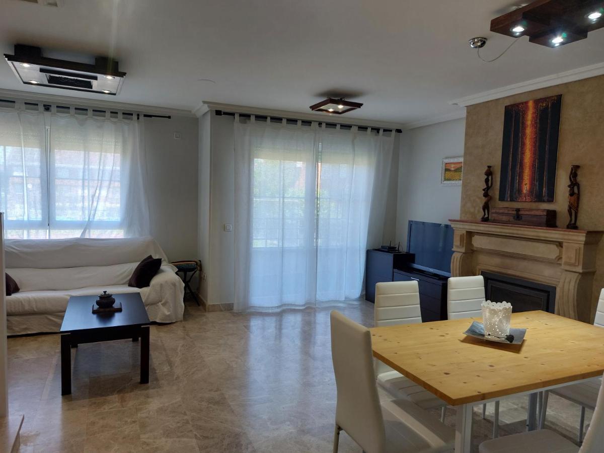 Chalet Urbano En Salamanca Santa Marta de Tormes Esterno foto