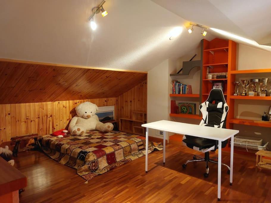 Chalet Urbano En Salamanca Santa Marta de Tormes Esterno foto