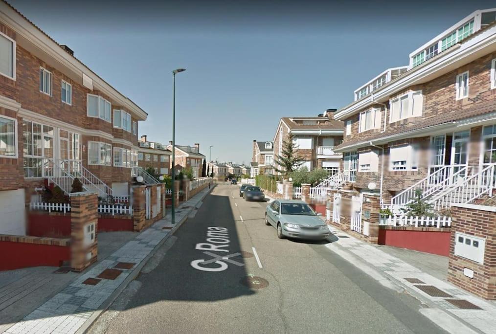 Chalet Urbano En Salamanca Santa Marta de Tormes Esterno foto